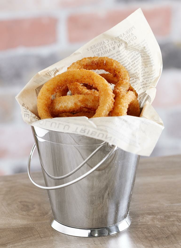 onion-rings-pail-with-paper-liner.jpg