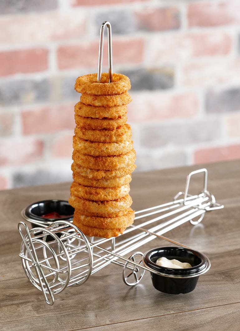 onion-rings-tower-airplane-design-with-sauce-cup-holders.jpg