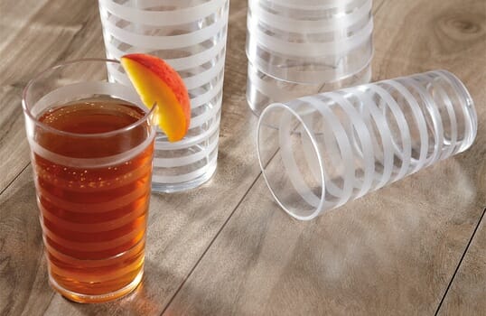 How to Choose the Best Plastic Tumblers for High-Volume Foodservice